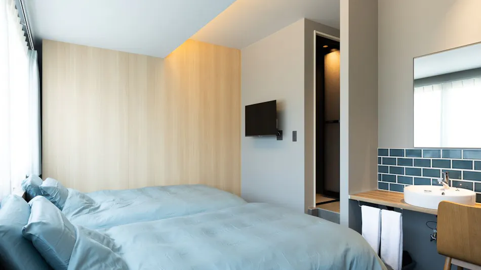 REEL HOTEL