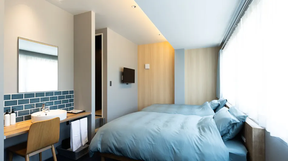 REEL HOTEL