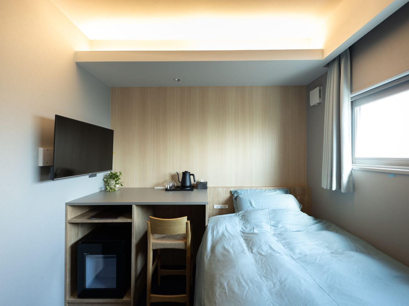 REEL HOTEL