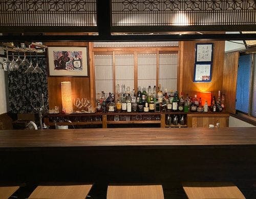 一階のバー待庵