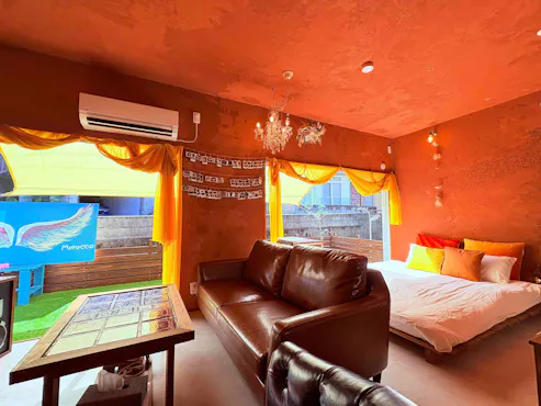 ห้องนั่งเล่นที่สว่างสดใส