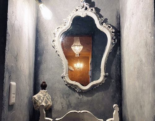 イタリア製のアンティーク石膏フレーム鏡
