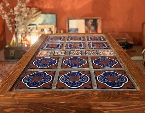 自作のタイルテーブル