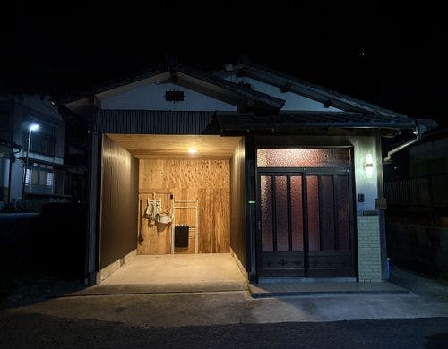 外観はまさに「おばあちゃん家」