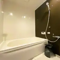 อ่างอาบน้ำที่สามารถเหยียดขาได้ พร้อมฝักบัว ReFa