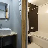 Sink dan bilik mandi unit adalah berasingan