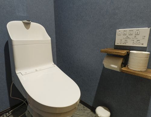 清潔で快適なウォシュレット完備のトイレ