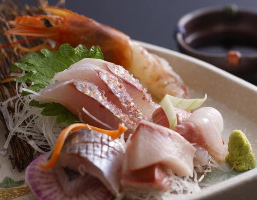 お造り盛り合せ／例