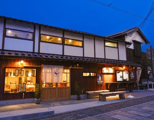 夜の美しい外観