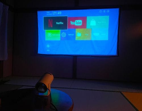 プロジェクター