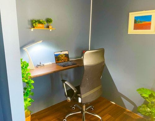 客室①のデスク