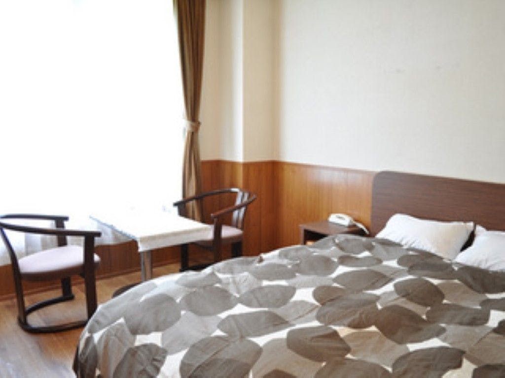 Hewan Peliharaan Diizinkan Kamar Gaya Barat