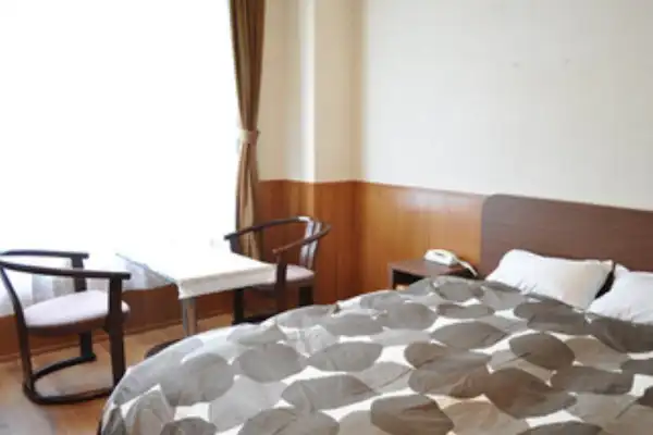 Hewan Peliharaan Diizinkan Kamar Gaya Barat