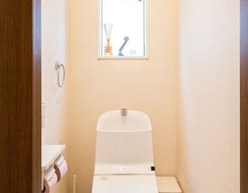 ウォシュレット付きトイレ