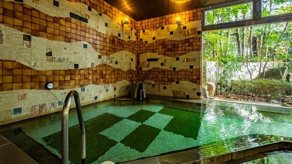 เพลิดเพลินกับน้ำพุร้อนชื่อดังแห่งอิซุ