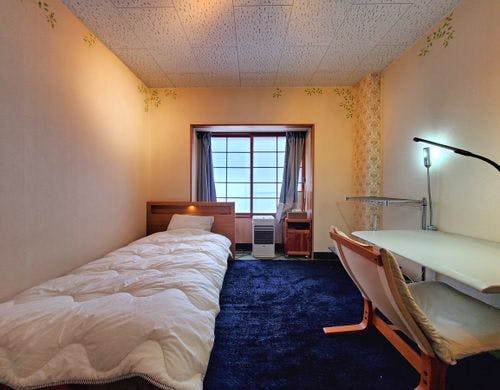 #窓の外は四季折々景色が広がっています