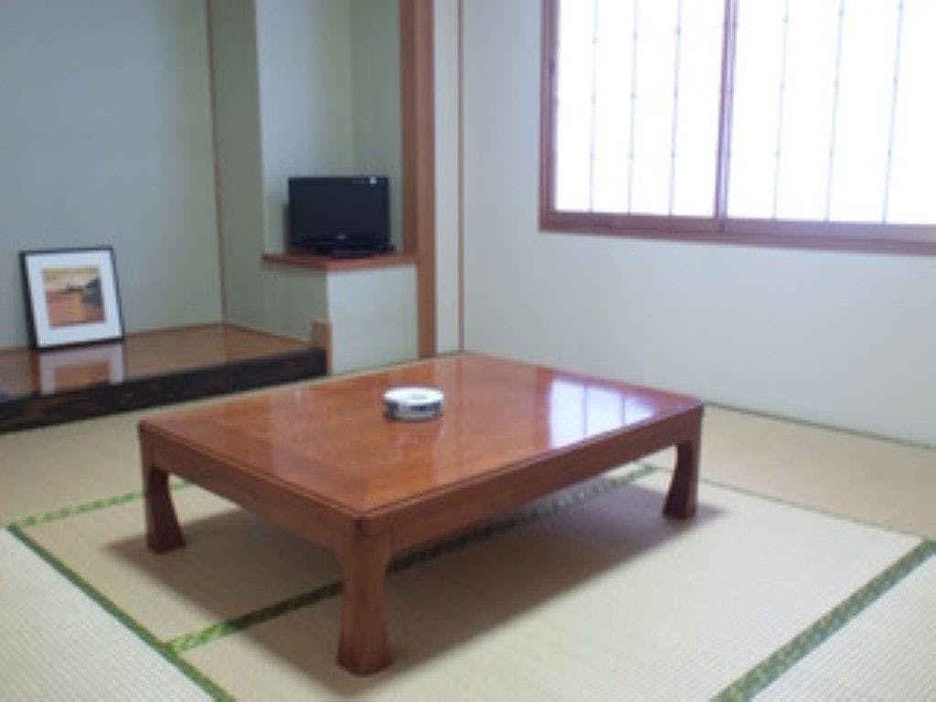 ห้องพักแบบญี่ปุ่นพร้อมห้องน้ำในตัว (ตัวอย่างห้องพัก)