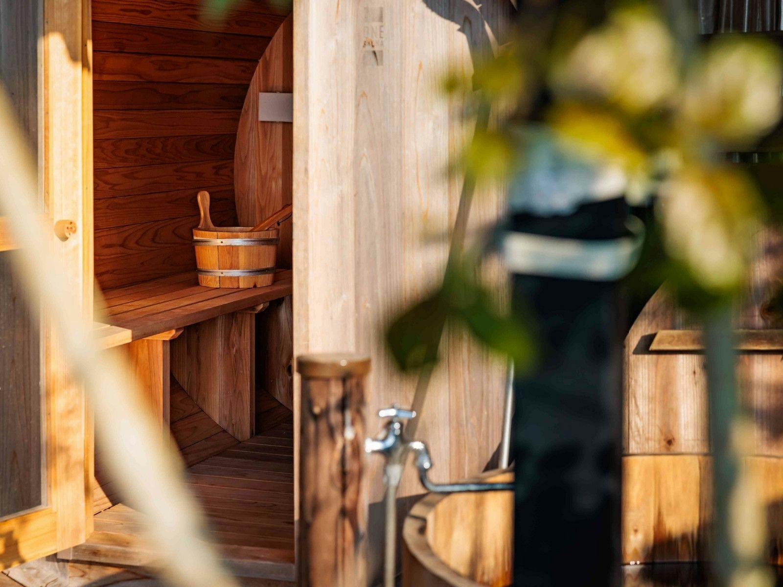 ซาวน่าถังไม้ (มีค่าบริการ)