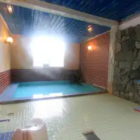 *Mata air panas alami dengan kemurnian 100%