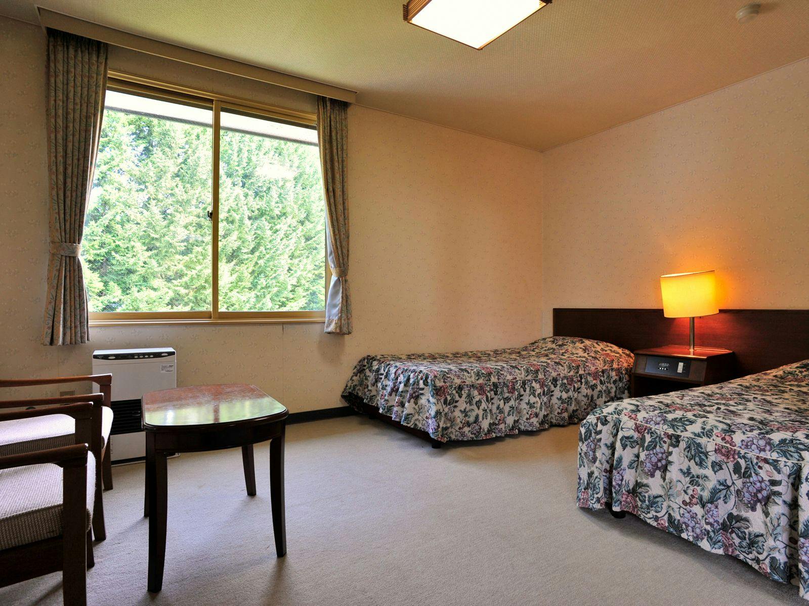 *Kamar bergaya Jepang atau kamar bergaya Jepang dan Barat