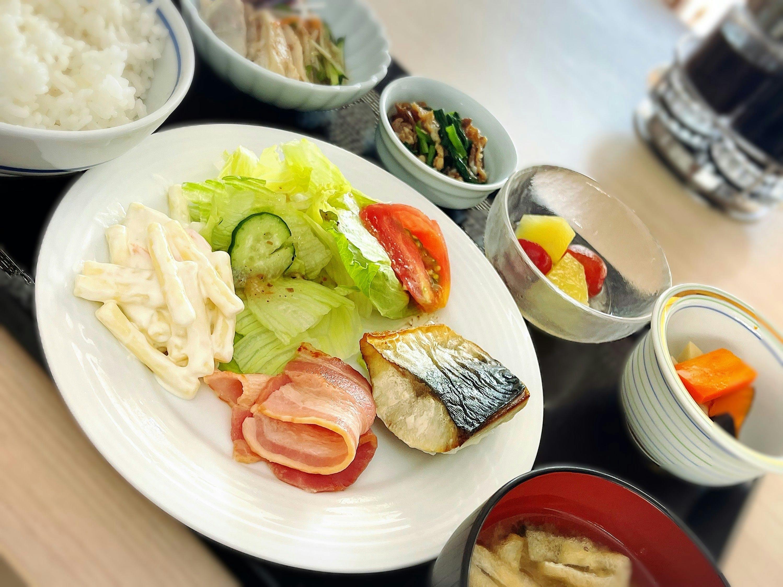 Sarapan pagi dengan menu rekomendasi dari restoran