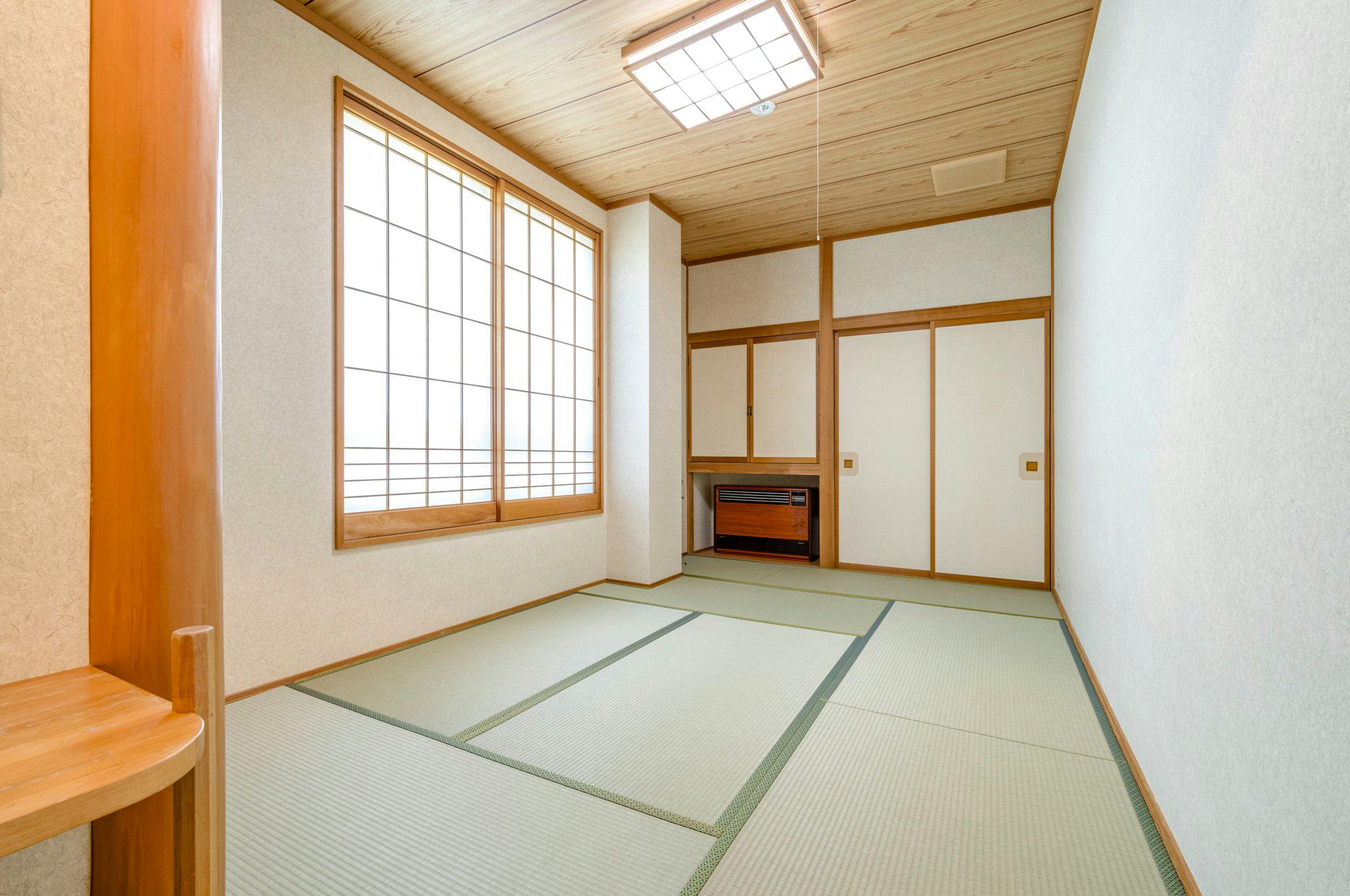 มี Wi-Fi ครบครัน  
ห้ามสูบบุหรี่ทั่วทั้งอาคาร  