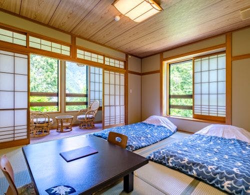 【 4人部屋 】 201,202,206 バストイレ付き