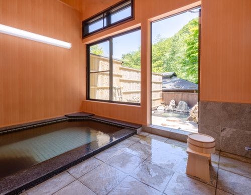 内湯も源泉かけ流しです。