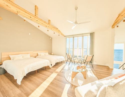 寝室：ダブルベッド2台