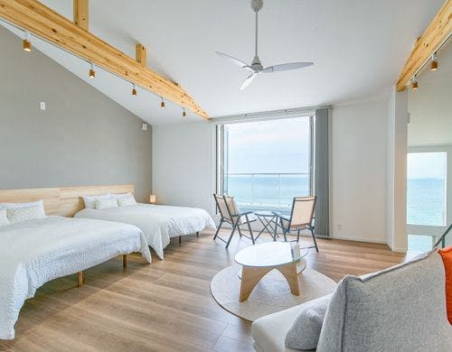 寝室：ダブルベッド2台