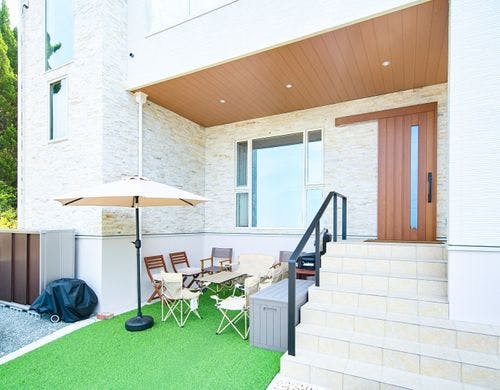 外観：エントランス