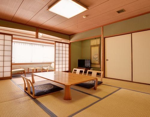 【和室8畳（客室一例）】