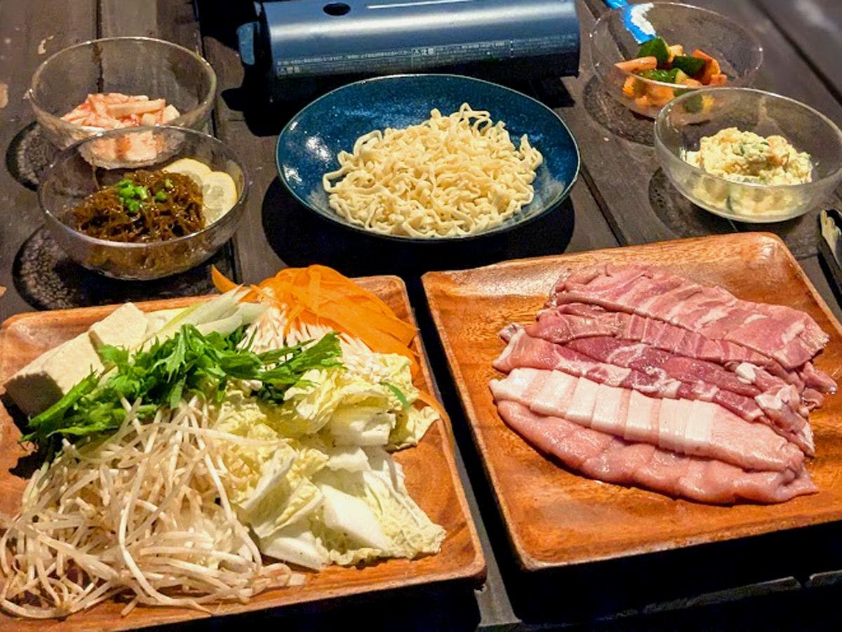 อิ่มอร่อยกับชาบูร้อนๆ ♪