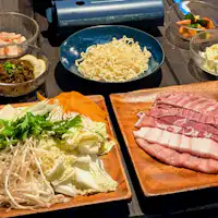 อิ่มอร่อยกับชาบูร้อนๆ ♪