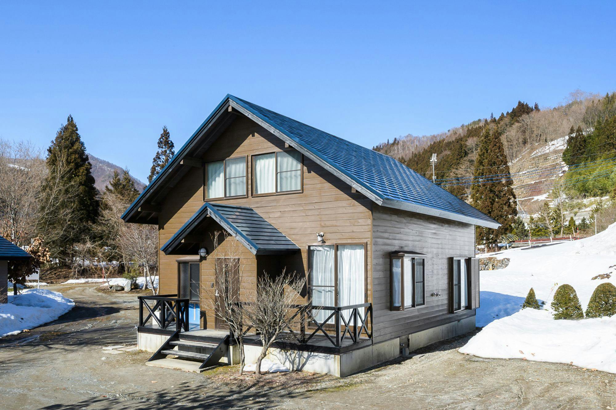 Oze Tomeiso Log House Cottage