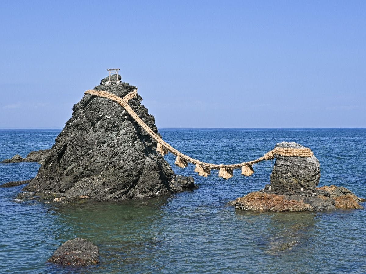 【Wisata Sekitar】Meoto Iwa Futami Okitama Jinja