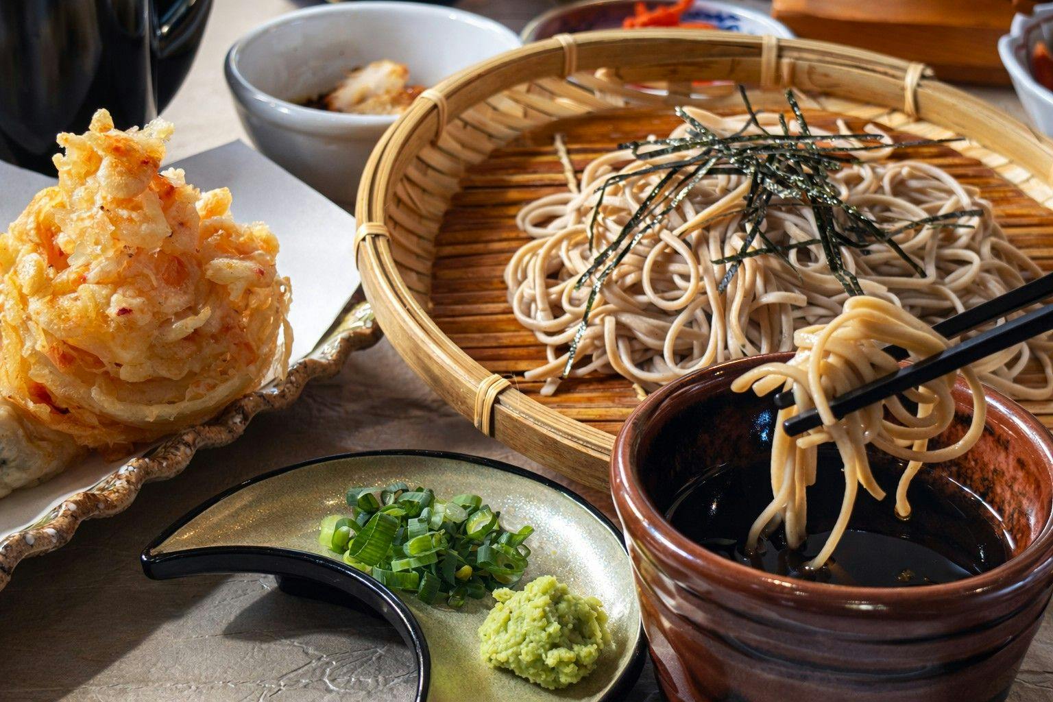 以十成蕎麥麵與櫻花蝦炸什錦為主角的全新晚餐