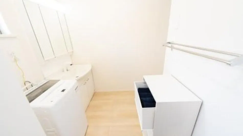 Miraie Suzuka Shimomida