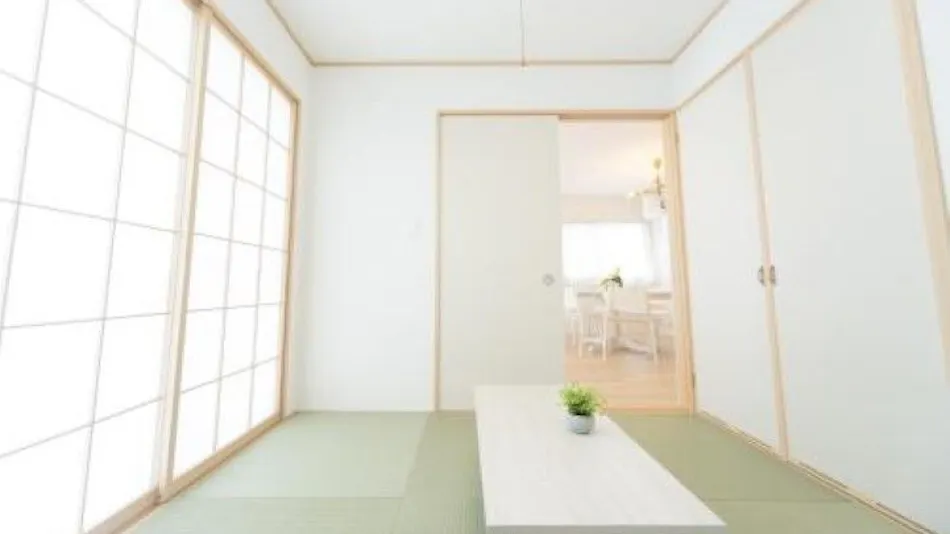 Miraie Suzuka Shimomida