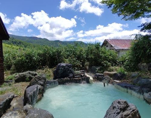 月見岩の露天風呂～夏～（男女混浴です）