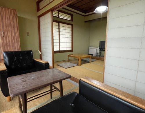 2階 和室6～8畳（喫煙）