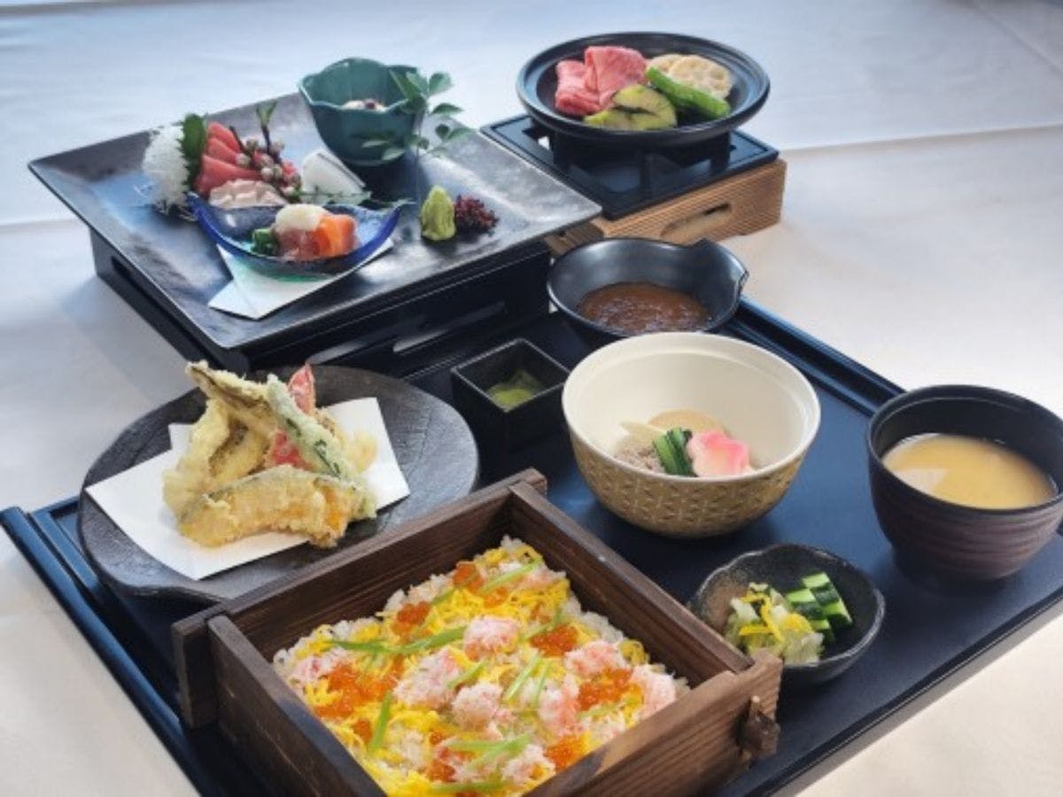 【อาหารเย็น】ชุดอาหารซันฮิลส์ (ตัวอย่าง)