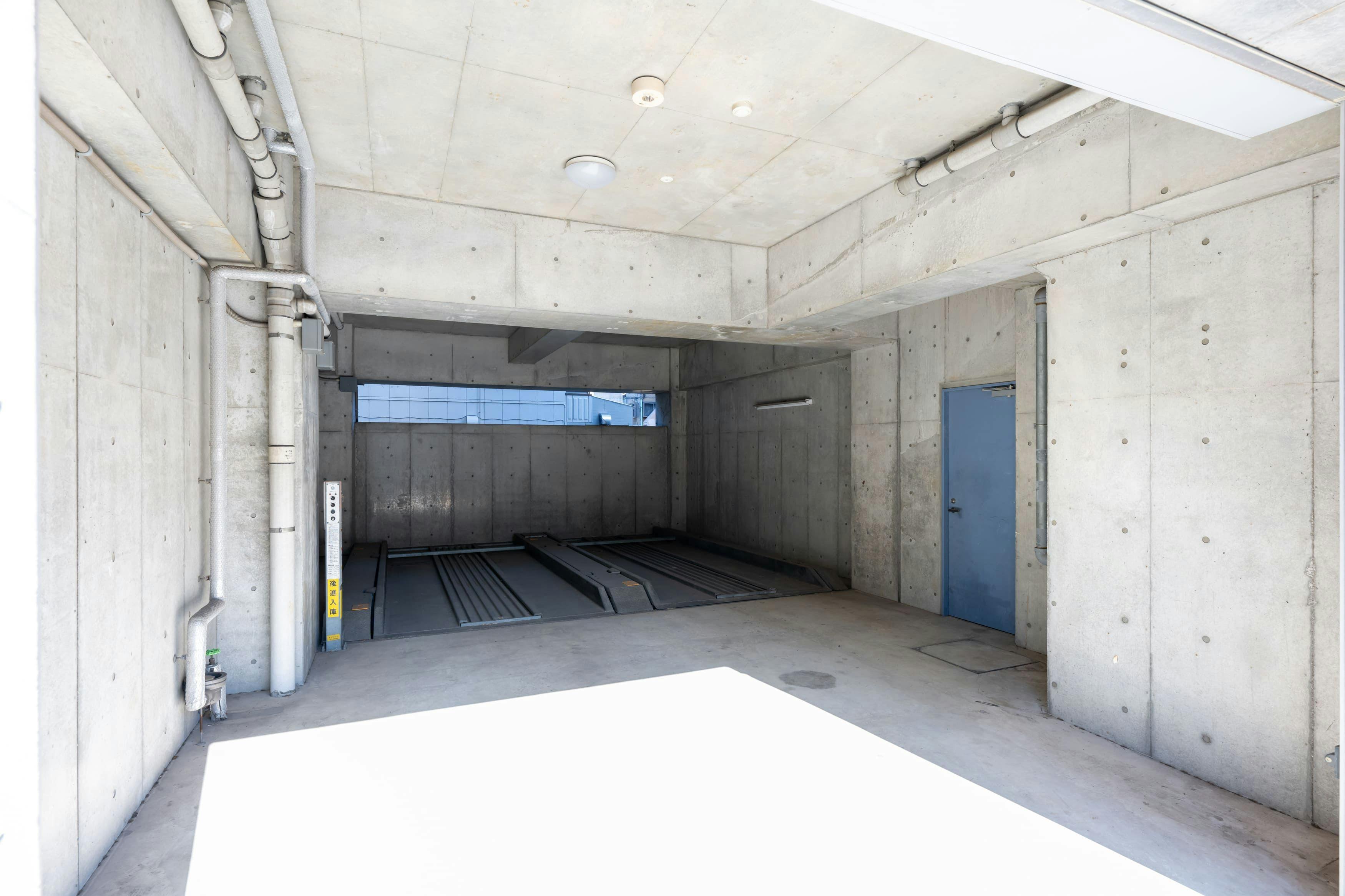 ภาพลานจอดรถ