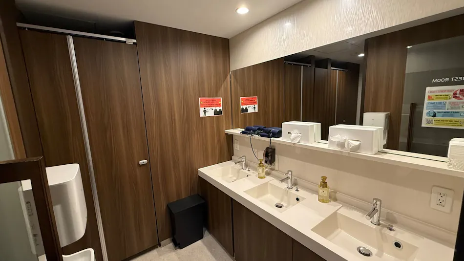 Capsule Hotel Suzumoriya