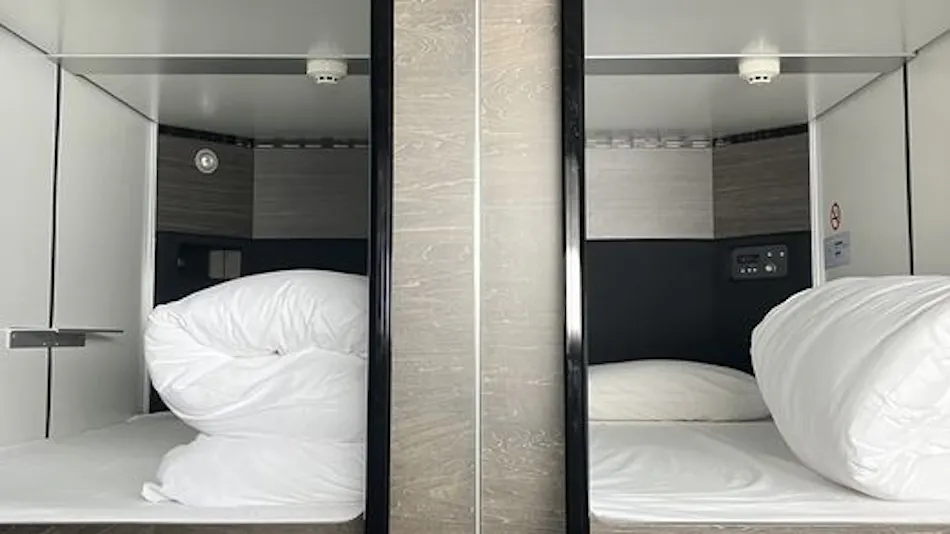 Capsule Hotel Suzumoriya