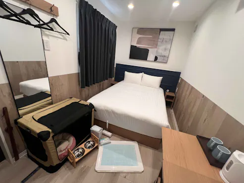 ห้องเตียงใหญ่สำหรับผู้เข้าพักพร้อมสุนัข