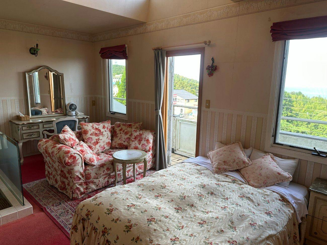 Pension Glass Castle