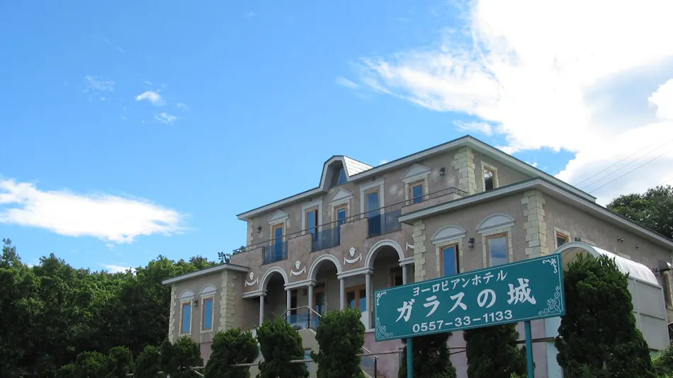 Pension Glass Castle
