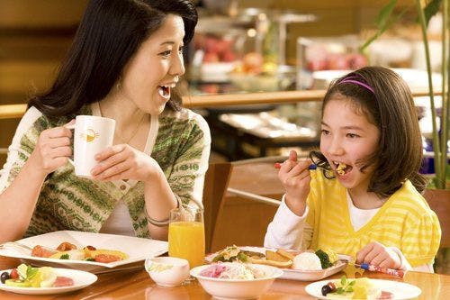 【プレミアムディナービュッフェ＆朝食ビュッフェ】充実なお食事を、シンプルステイ（夕朝食付）