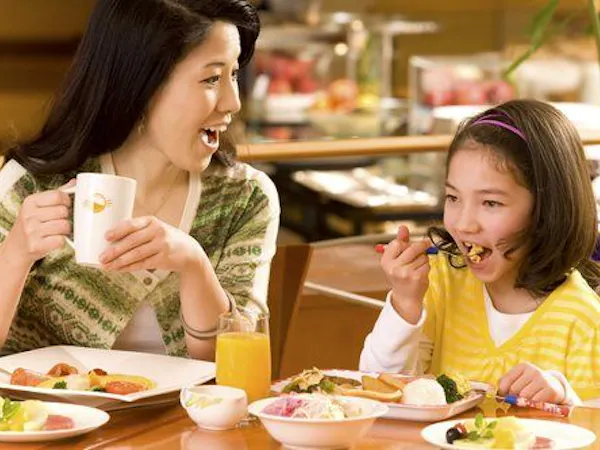 【プレミアムディナービュッフェ&朝食ビュッフェ】充実なお食事を、シンプルステイ(夕朝食付)